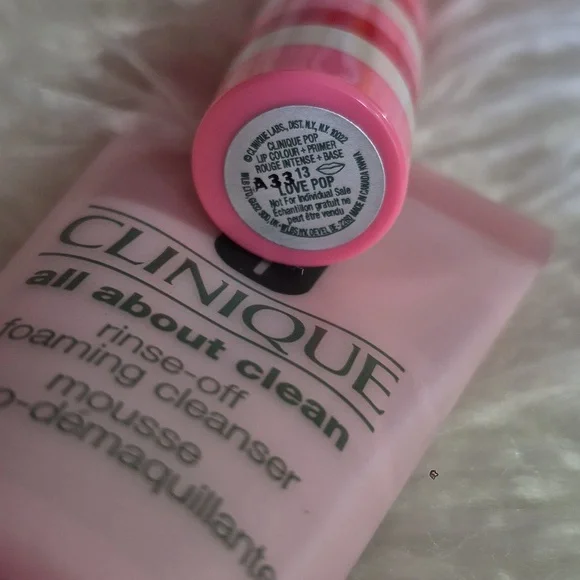 Clinique X Kate Spade Cosmetic Collection - Picture 8 of 12